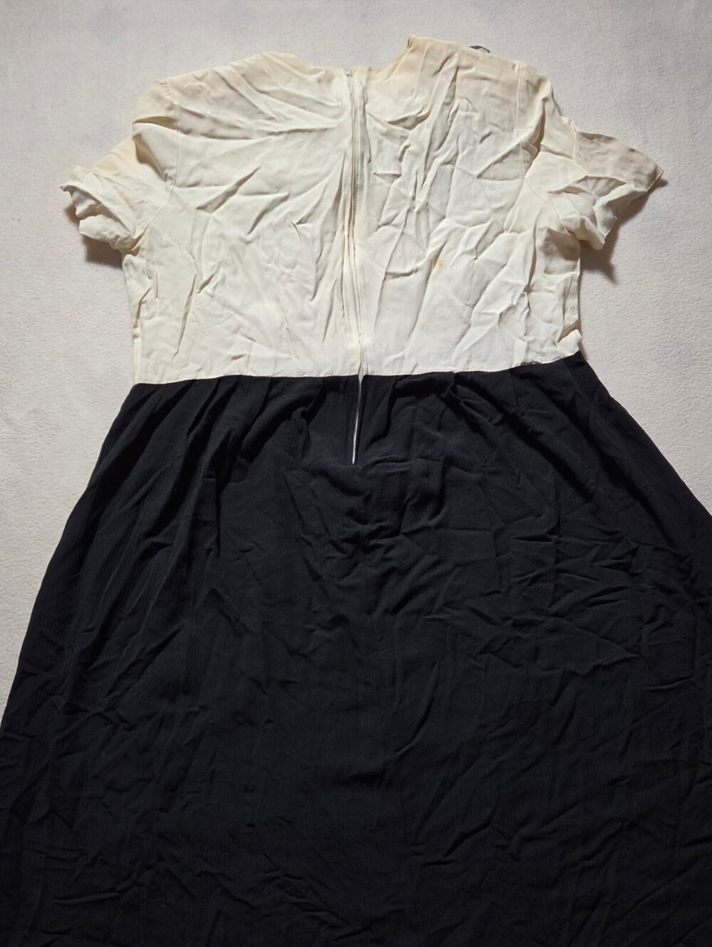 Peri Petites Black and Cream Colorblock Dress Size 16 cheap needs cleaning <3